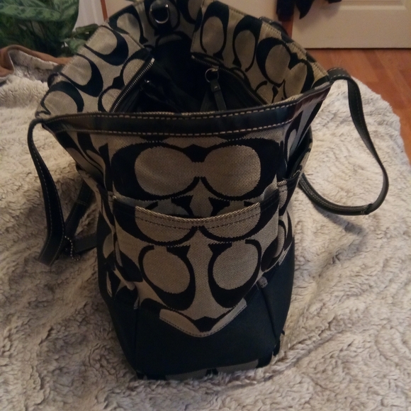 Coach hand bag - Picture 2 of 5